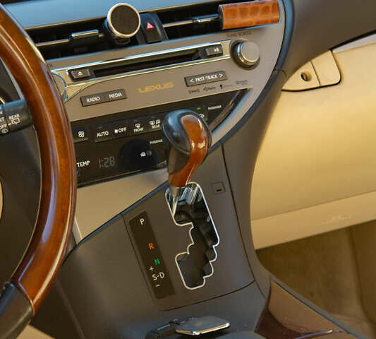 Лексус РХ, объемом двигателя 3.46 л и пробегом 168 тыс. км за 24700 $, фото 6 на Automoto.ua