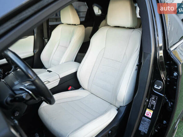 Лексус РХ, объемом двигателя 2 л и пробегом 135 тыс. км за 34500 $, фото 48 на Automoto.ua