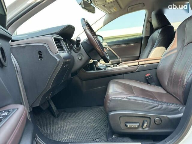Лексус РХ, объемом двигателя 2 л и пробегом 69 тыс. км за 33500 $, фото 16 на Automoto.ua