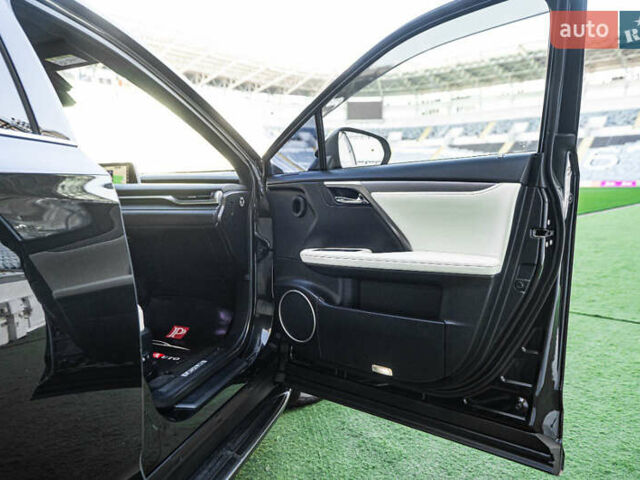 Лексус РХ, объемом двигателя 2 л и пробегом 135 тыс. км за 34500 $, фото 16 на Automoto.ua
