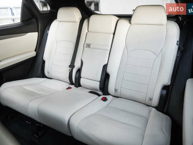 Лексус РХ, объемом двигателя 2 л и пробегом 135 тыс. км за 34500 $, фото 51 на Automoto.ua