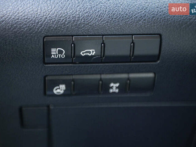 Лексус РХ, объемом двигателя 2 л и пробегом 135 тыс. км за 34500 $, фото 32 на Automoto.ua