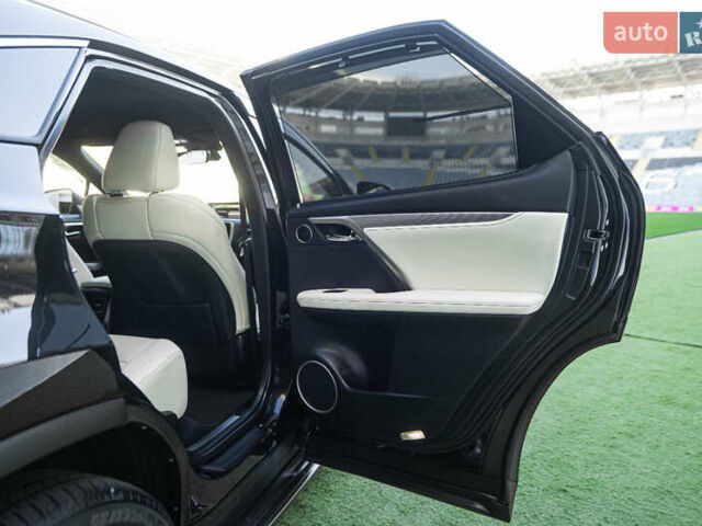 Лексус РХ, объемом двигателя 2 л и пробегом 135 тыс. км за 34500 $, фото 21 на Automoto.ua