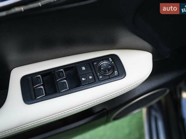 Лексус РХ, объемом двигателя 2 л и пробегом 135 тыс. км за 34500 $, фото 27 на Automoto.ua