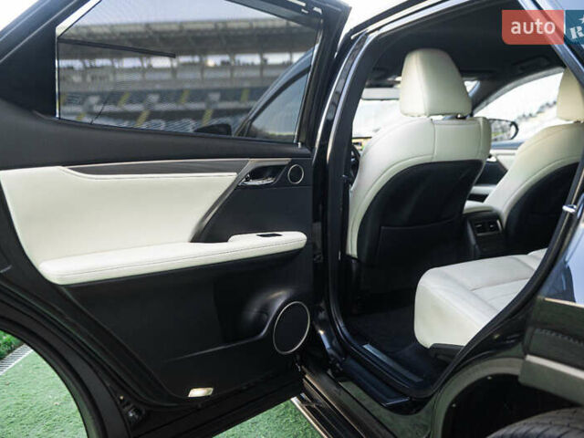 Лексус РХ, объемом двигателя 2 л и пробегом 135 тыс. км за 34500 $, фото 25 на Automoto.ua