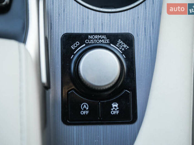 Лексус РХ, объемом двигателя 2 л и пробегом 135 тыс. км за 34500 $, фото 41 на Automoto.ua