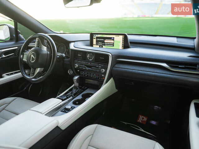 Лексус РХ, объемом двигателя 2 л и пробегом 135 тыс. км за 34500 $, фото 23 на Automoto.ua