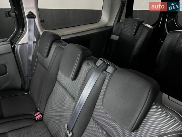 Лексус РХ, объемом двигателя 2 л и пробегом 149 тыс. км за 25900 $, фото 7 на Automoto.ua
