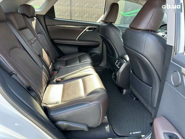 Лексус РХ, объемом двигателя 2 л и пробегом 69 тыс. км за 33500 $, фото 11 на Automoto.ua