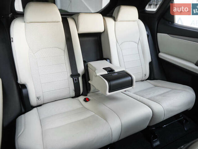 Лексус РХ, объемом двигателя 2 л и пробегом 135 тыс. км за 34500 $, фото 53 на Automoto.ua