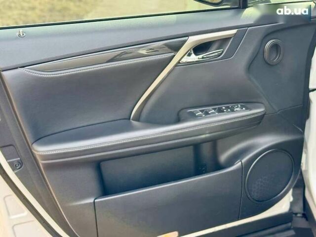 Лексус РХ, объемом двигателя 2 л и пробегом 105 тыс. км за 31800 $, фото 18 на Automoto.ua