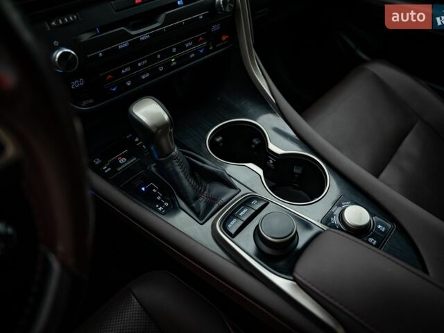 Лексус РХ, объемом двигателя 2 л и пробегом 151 тыс. км за 27895 $, фото 20 на Automoto.ua