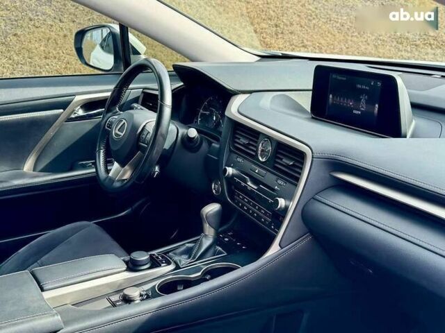Лексус РХ, объемом двигателя 2 л и пробегом 105 тыс. км за 31800 $, фото 24 на Automoto.ua