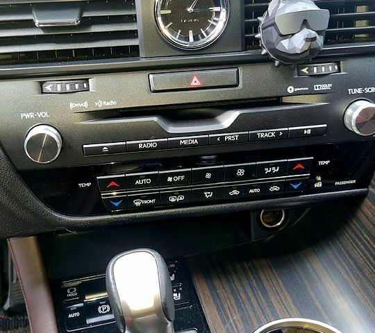 Лексус РХ, объемом двигателя 3.5 л и пробегом 65 тыс. км за 31000 $, фото 3 на Automoto.ua