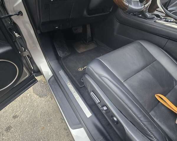 Лексус РХ, объемом двигателя 3.46 л и пробегом 90 тыс. км за 31500 $, фото 13 на Automoto.ua