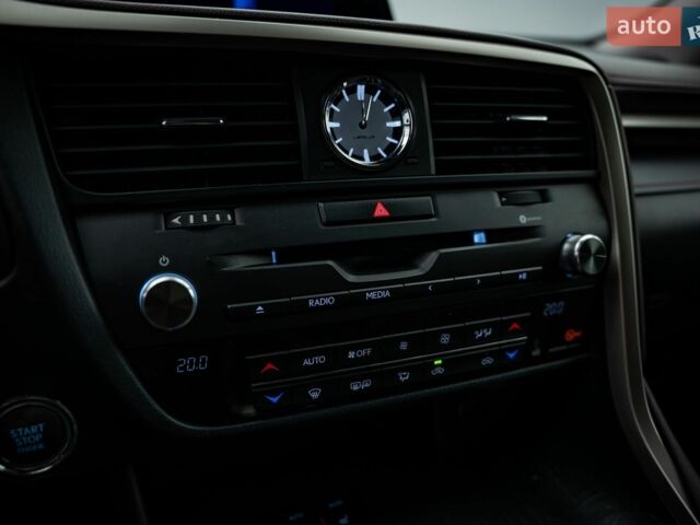 Лексус РХ, объемом двигателя 2 л и пробегом 151 тыс. км за 27895 $, фото 18 на Automoto.ua