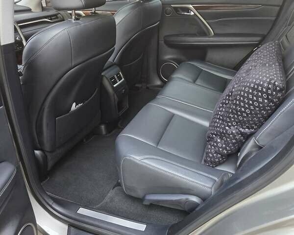 Лексус РХ, объемом двигателя 3.46 л и пробегом 90 тыс. км за 31500 $, фото 27 на Automoto.ua