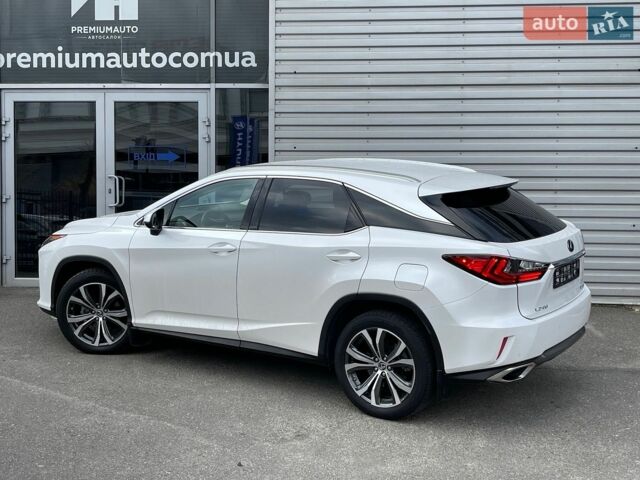 Лексус РХ, объемом двигателя 2 л и пробегом 135 тыс. км за 31900 $, фото 2 на Automoto.ua
