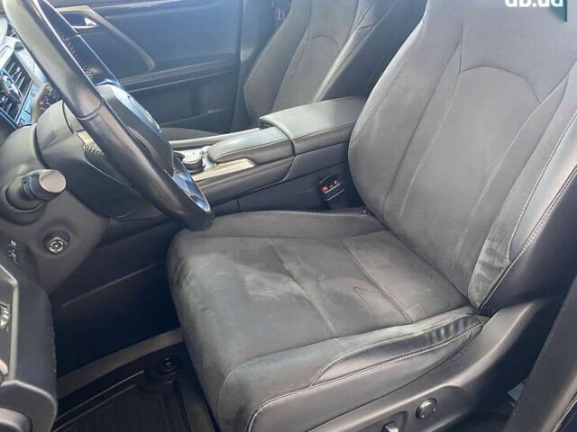 Лексус РХ, объемом двигателя 2 л и пробегом 152 тыс. км за 36450 $, фото 7 на Automoto.ua
