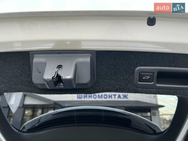 Лексус РХ, объемом двигателя 2 л и пробегом 105 тыс. км за 31000 $, фото 11 на Automoto.ua