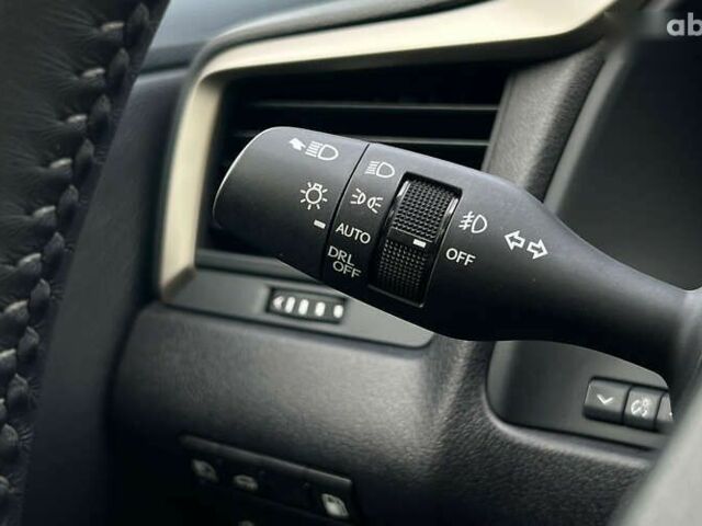 Лексус РХ, объемом двигателя 0 л и пробегом 40 тыс. км за 48500 $, фото 24 на Automoto.ua