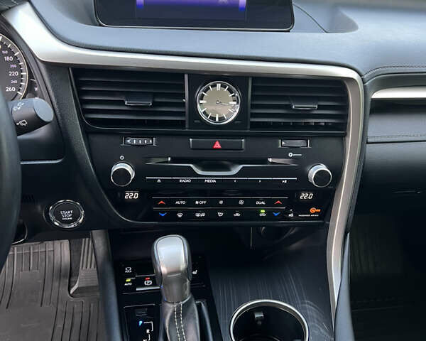 Лексус РХ, объемом двигателя 2 л и пробегом 105 тыс. км за 31000 $, фото 12 на Automoto.ua