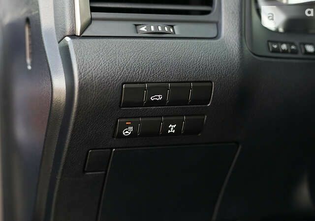 Лексус РХ, объемом двигателя 2 л и пробегом 88 тыс. км за 33586 $, фото 16 на Automoto.ua