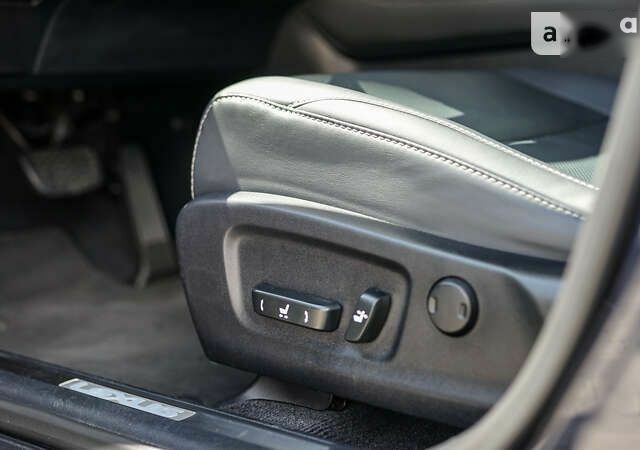 Лексус РХ, объемом двигателя 2 л и пробегом 88 тыс. км за 33586 $, фото 15 на Automoto.ua
