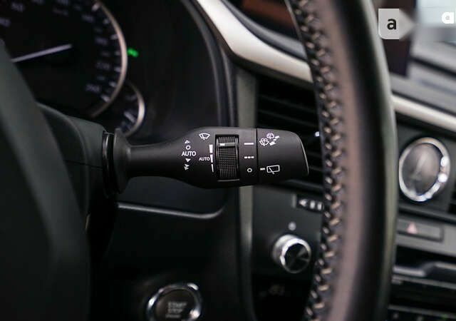 Лексус РХ, объемом двигателя 2 л и пробегом 88 тыс. км за 33586 $, фото 21 на Automoto.ua
