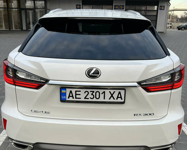 Лексус РХ, объемом двигателя 2 л и пробегом 105 тыс. км за 31000 $, фото 7 на Automoto.ua