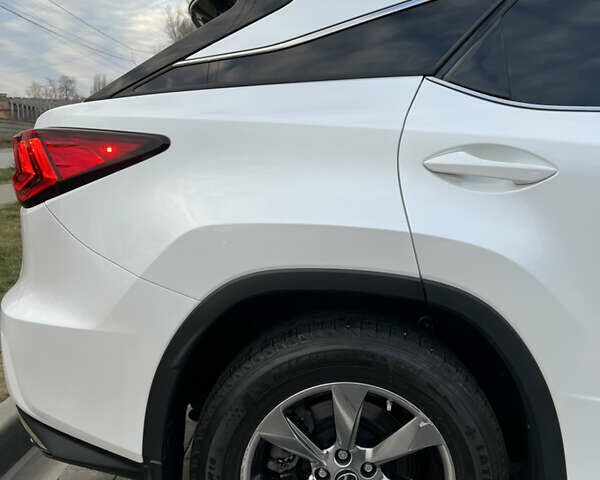 Лексус РХ, объемом двигателя 2 л и пробегом 105 тыс. км за 31000 $, фото 5 на Automoto.ua