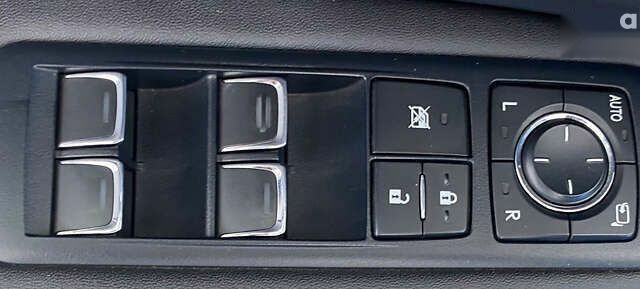 Лексус РХ, объемом двигателя 2 л и пробегом 152 тыс. км за 36450 $, фото 4 на Automoto.ua