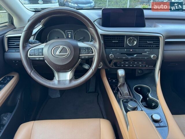 Лексус РХ, объемом двигателя 2 л и пробегом 115 тыс. км за 32500 $, фото 11 на Automoto.ua