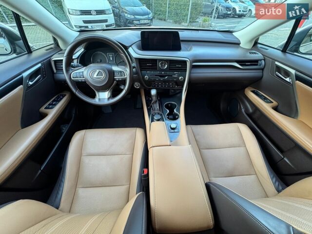 Лексус РХ, объемом двигателя 2 л и пробегом 115 тыс. км за 32500 $, фото 10 на Automoto.ua