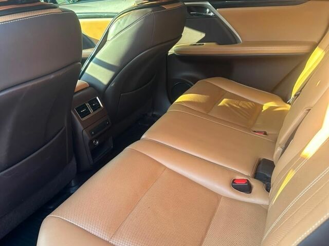 Лексус РХ, объемом двигателя 2 л и пробегом 67 тыс. км за 40000 $, фото 3 на Automoto.ua