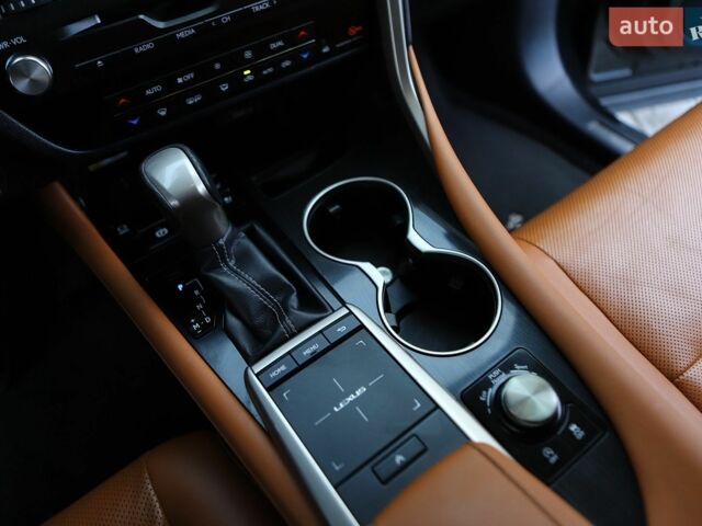 Лексус РХ, объемом двигателя 2 л и пробегом 185 тыс. км за 37500 $, фото 40 на Automoto.ua