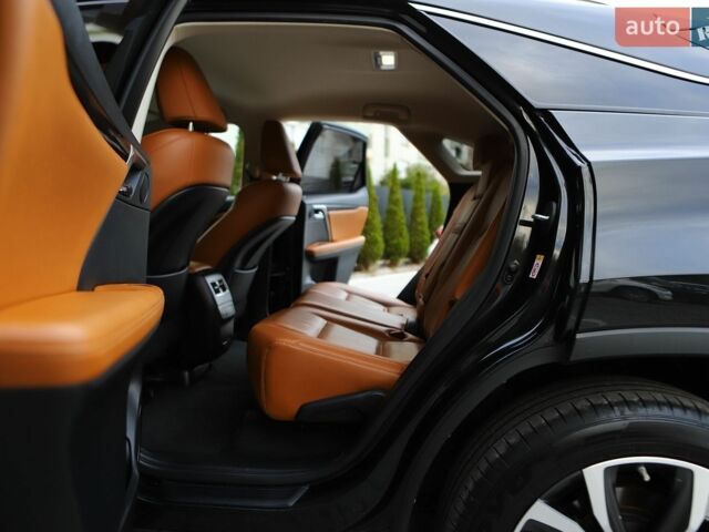 Лексус РХ, объемом двигателя 2 л и пробегом 185 тыс. км за 37500 $, фото 47 на Automoto.ua