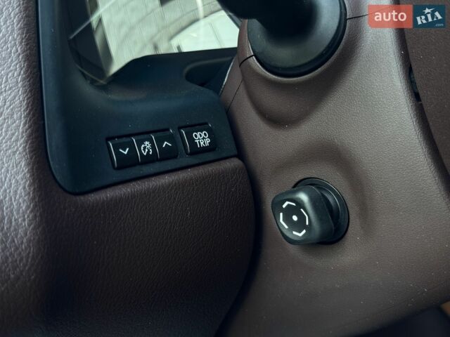 Лексус РХ, объемом двигателя 2 л и пробегом 115 тыс. км за 32500 $, фото 21 на Automoto.ua