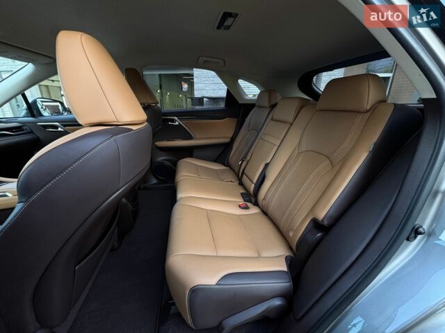 Лексус РХ, объемом двигателя 2 л и пробегом 115 тыс. км за 32500 $, фото 29 на Automoto.ua