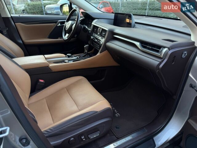 Лексус РХ, объемом двигателя 2 л и пробегом 115 тыс. км за 32500 $, фото 25 на Automoto.ua