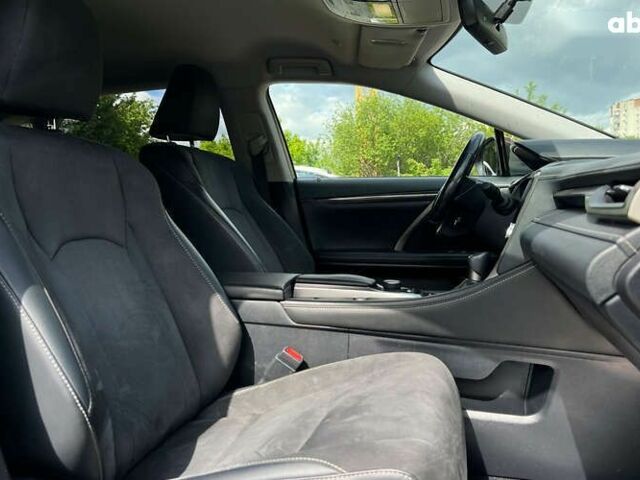 Лексус РХ, объемом двигателя 2 л и пробегом 93 тыс. км за 35650 $, фото 9 на Automoto.ua