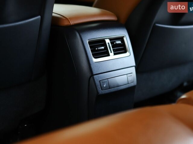 Лексус РХ, объемом двигателя 2 л и пробегом 185 тыс. км за 37500 $, фото 48 на Automoto.ua