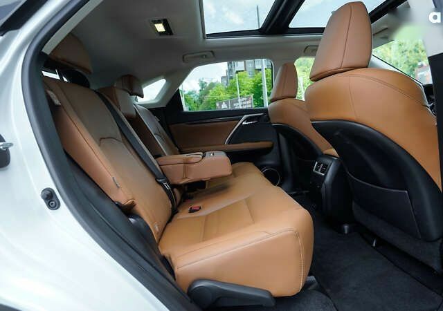 Лексус РХ, объемом двигателя 0 л и пробегом 62 тыс. км за 60298 $, фото 6 на Automoto.ua