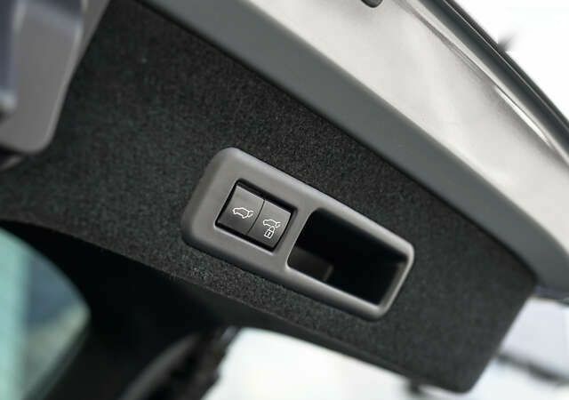 Лексус РХ, об'ємом двигуна 2 л та пробігом 85 тис. км за 46507 $, фото 10 на Automoto.ua