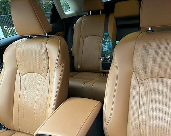 Лексус РХ, об'ємом двигуна 2 л та пробігом 12 тис. км за 54999 $, фото 6 на Automoto.ua