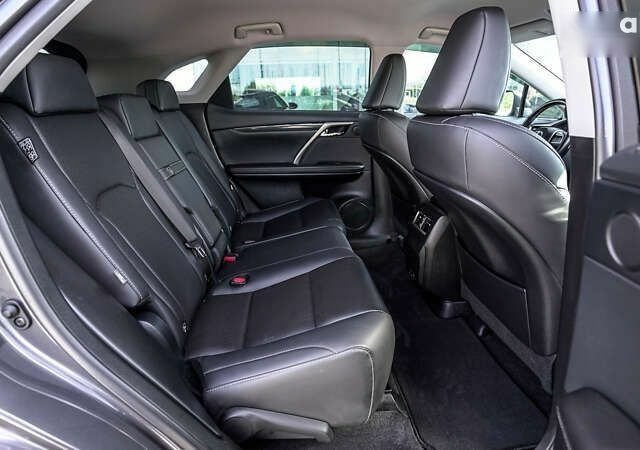 Лексус РХ, объемом двигателя 2 л и пробегом 29 тыс. км за 49244 $, фото 6 на Automoto.ua