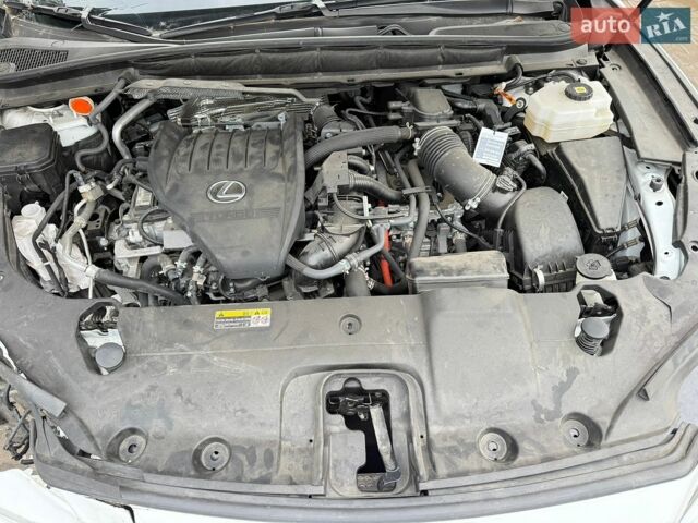 Лексус РХ, об'ємом двигуна 2.4 л та пробігом 8 тис. км за 43800 $, фото 4 на Automoto.ua