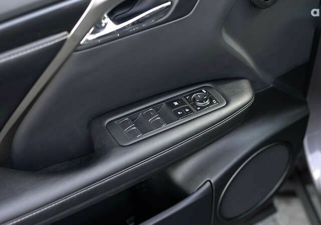 Лексус РХ, объемом двигателя 2 л и пробегом 29 тыс. км за 49244 $, фото 13 на Automoto.ua