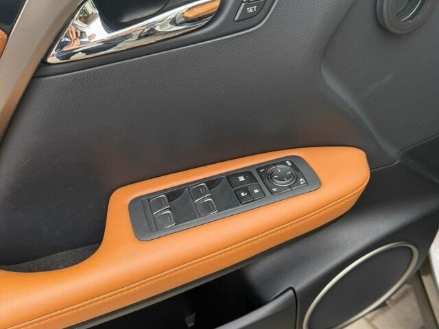 Лексус РХ, объемом двигателя 2.4 л и пробегом 45 тыс. км за 48812 $, фото 3 на Automoto.ua
