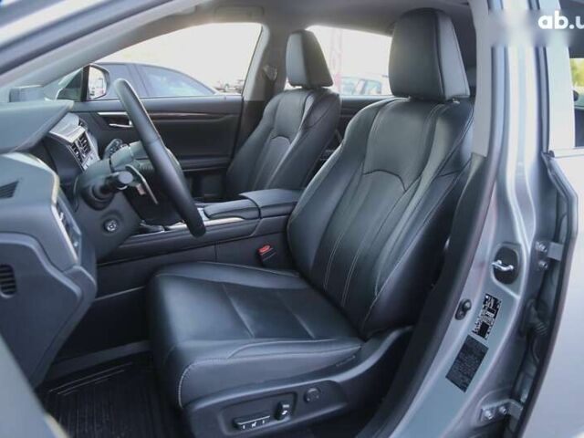 Лексус РХ, объемом двигателя 2 л и пробегом 21 тыс. км за 55000 $, фото 6 на Automoto.ua